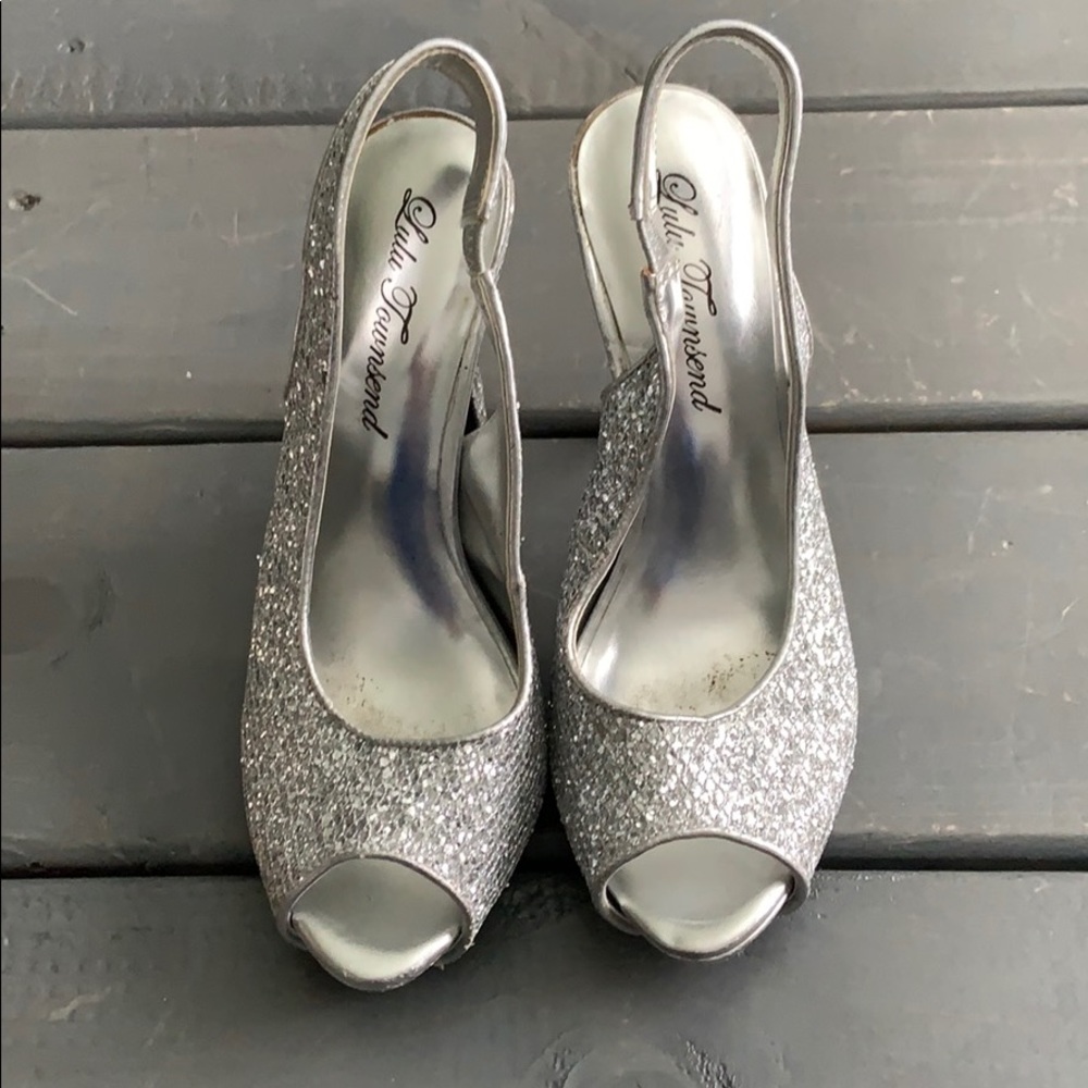 Peep toe heels